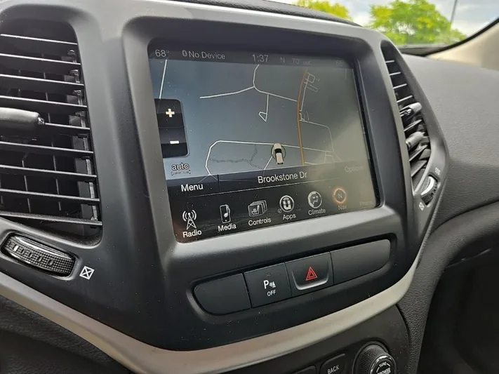 2018 Jeep Cherokee - view 24