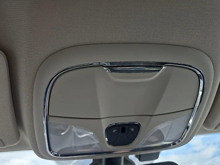 2018 Jeep Cherokee - view 28