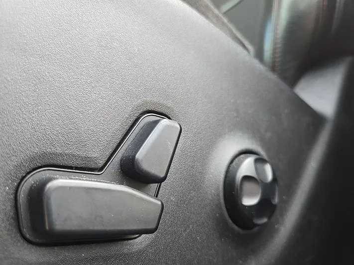 2018 Jeep Cherokee - view 32