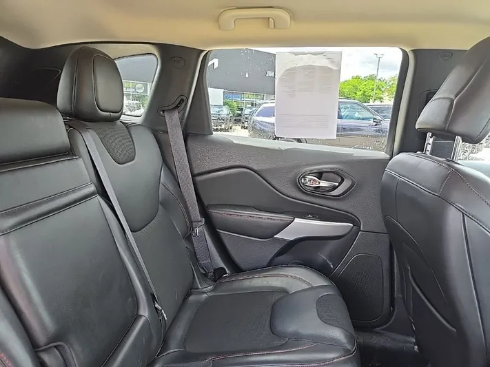 2018 Jeep Cherokee - view 35