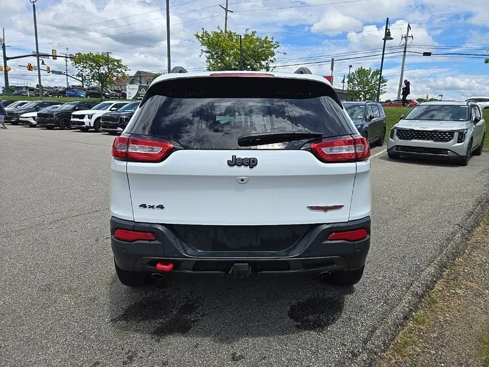 2018 Jeep Cherokee - view 6
