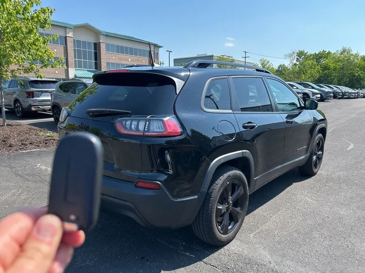 2019 Jeep Cherokee - view 7