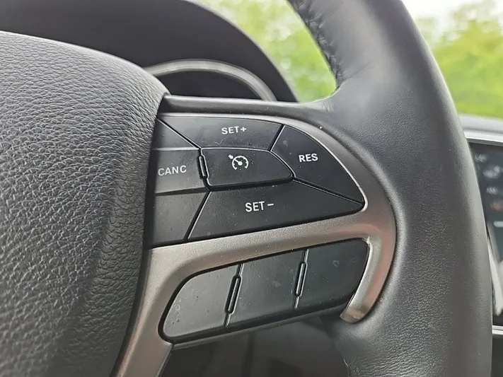 2019 Jeep Grand - view 15