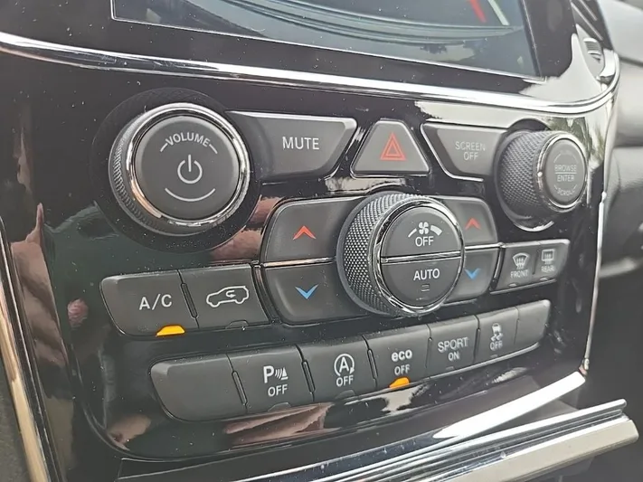 2019 Jeep Grand - view 22