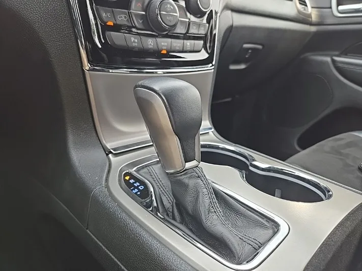 2019 Jeep Grand - view 23