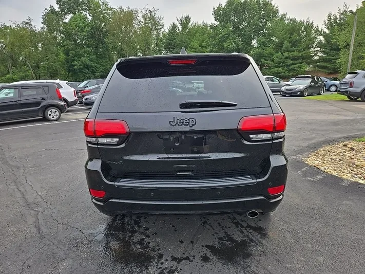 2019 Jeep Grand - view 4