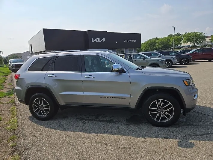 2020 Jeep Grand - view 2