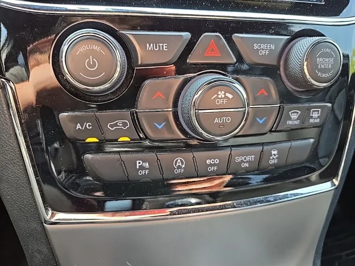 2020 Jeep Grand - view 24