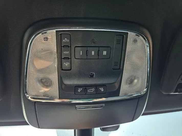 2020 Jeep Grand - view 28