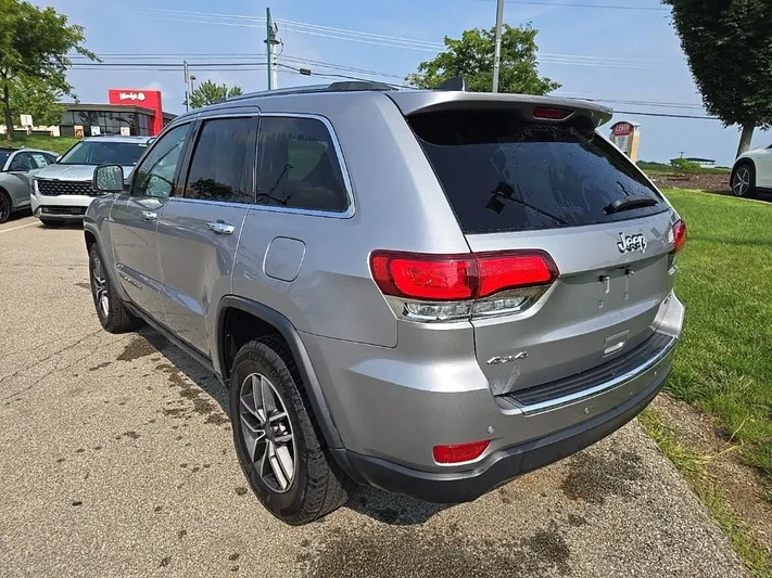 2020 Jeep Grand - view 9