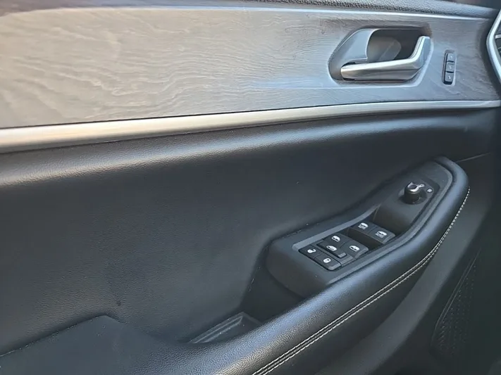 2023 Jeep Grand - view 15