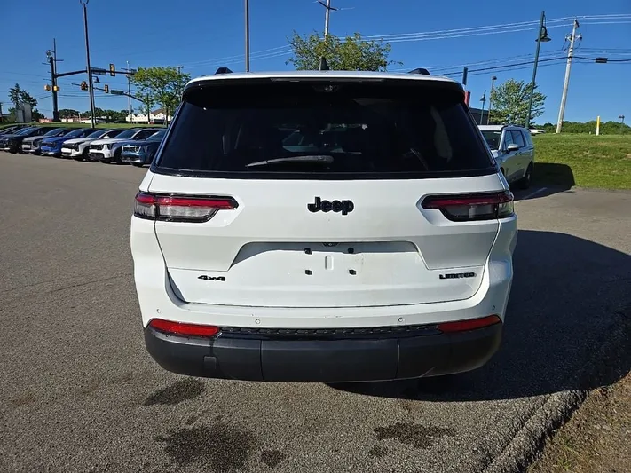 2023 Jeep Grand - view 5