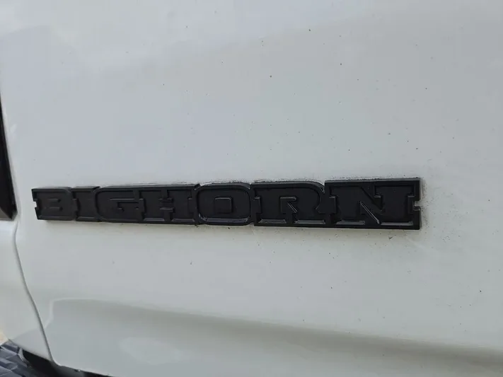 2021 RAM 1500 - view 6