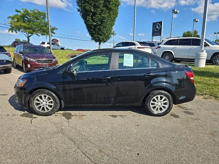 2018 Chevrolet Sonic - view 10