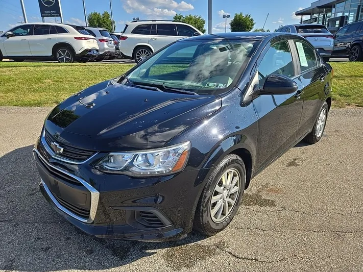 2018 Chevrolet Sonic - view 11