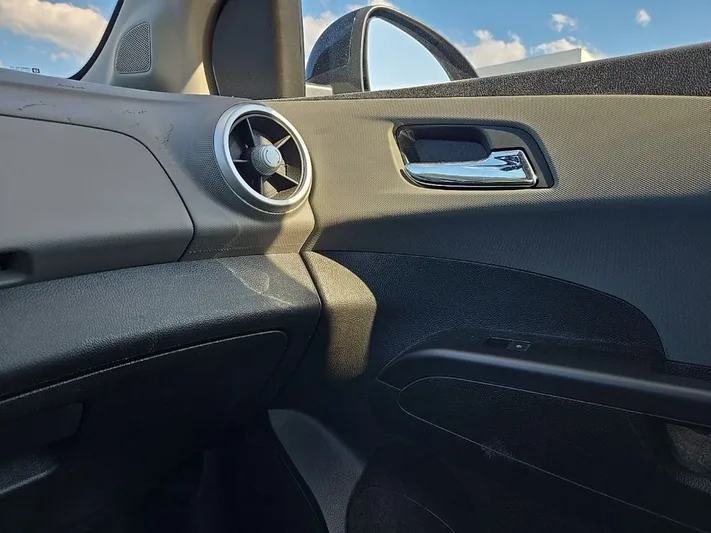 2018 Chevrolet Sonic - view 20