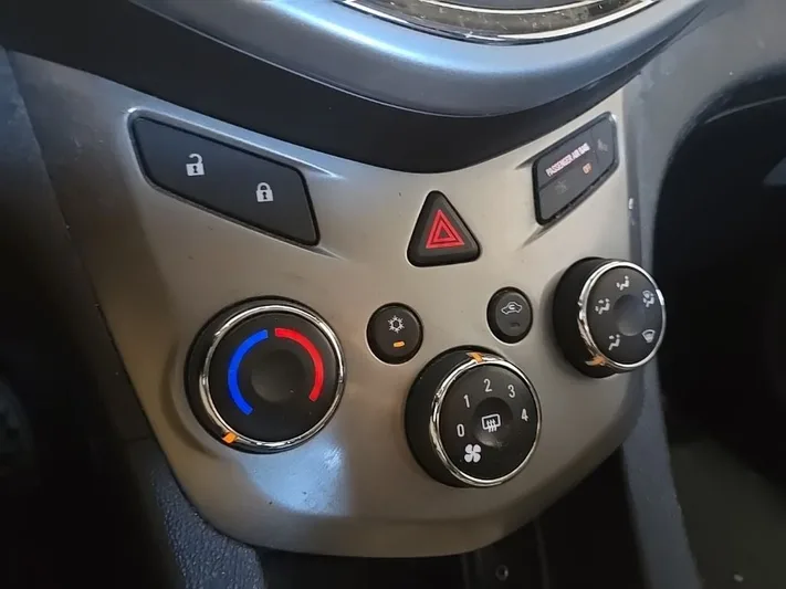 2018 Chevrolet Sonic - view 26