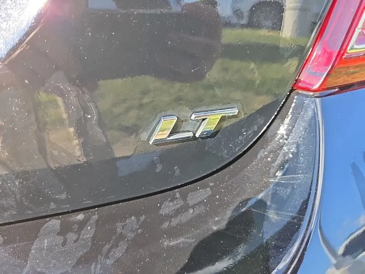 2018 Chevrolet Sonic - view 4