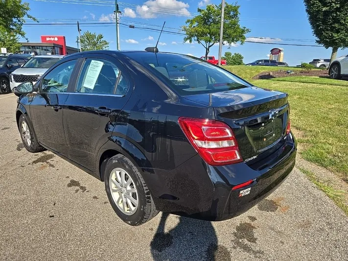 2018 Chevrolet Sonic - view 9