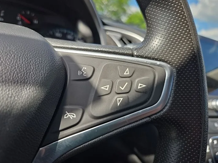 2022 Chevrolet Malibu - view 11