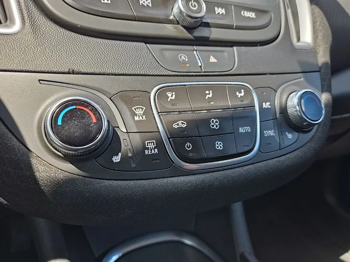 2022 Chevrolet Malibu - view 18