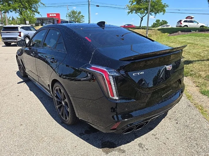 2023 Cadillac CT4 - view 10