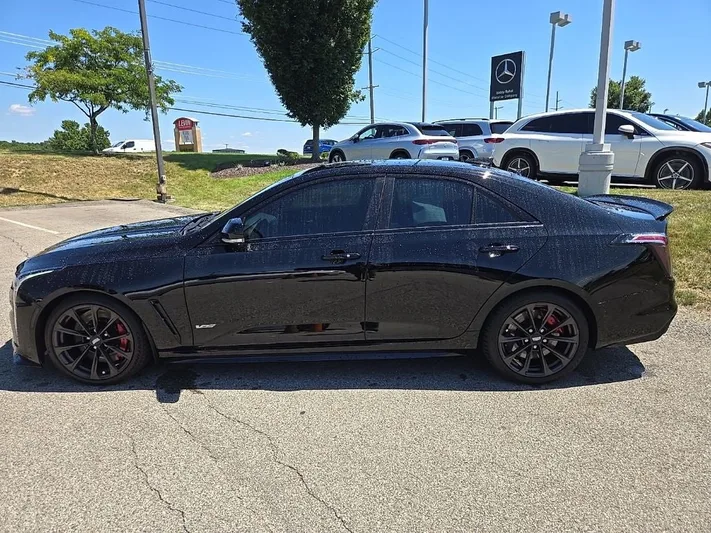 2023 Cadillac CT4 - view 11