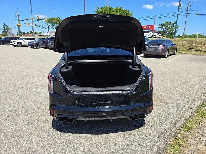 2023 Cadillac CT4 - view 5