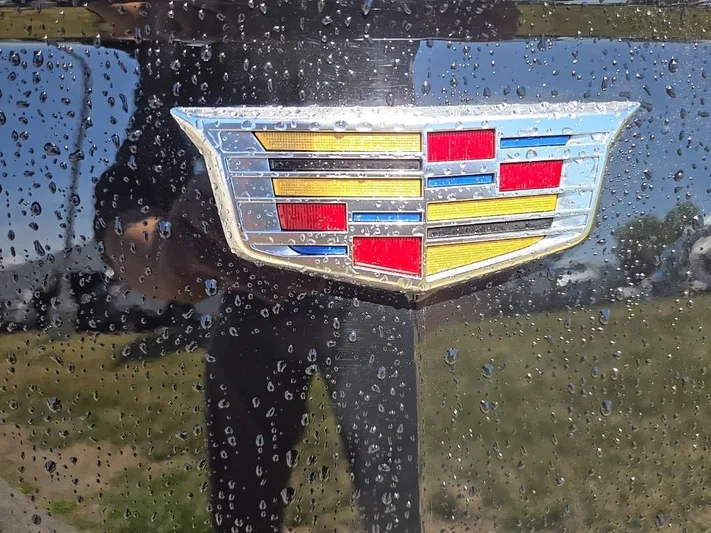 2023 Cadillac CT4 - view 9