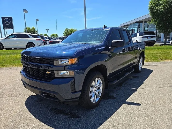 2020 Chevrolet Silverado - view 11