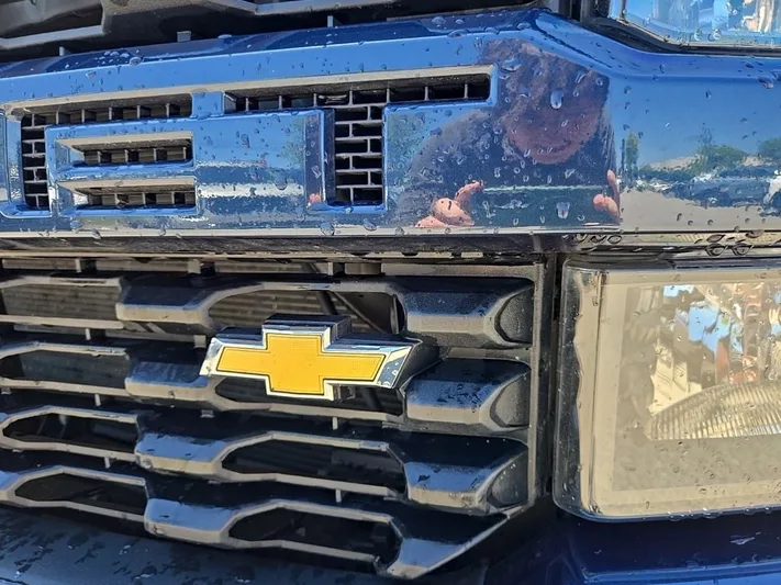 2020 Chevrolet Silverado - view 13