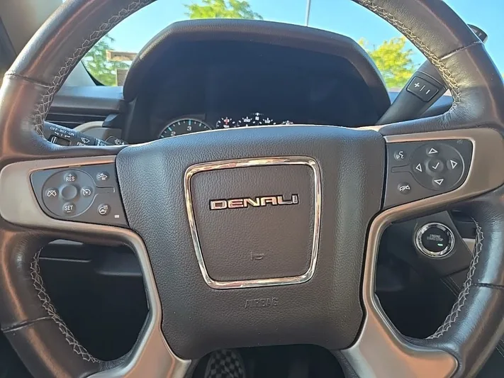 2020 GMC Yukon - view 13