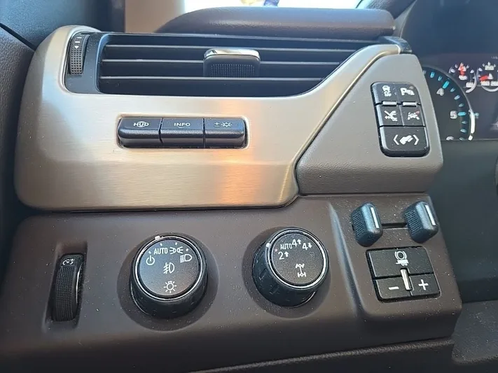 2020 GMC Yukon - view 19