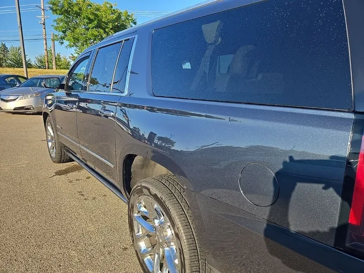 2020 GMC Yukon - view 6