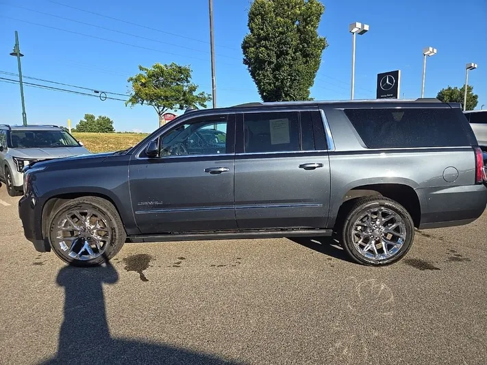 2020 GMC Yukon - view 7