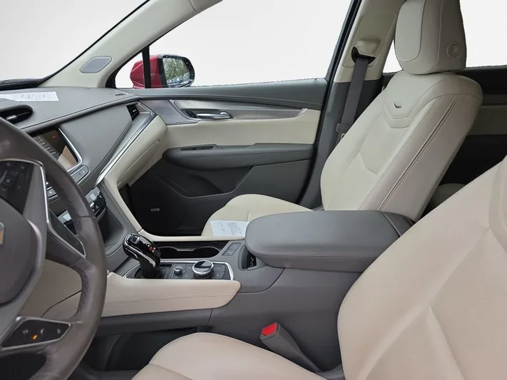 2024 Cadillac XT5 - view 12