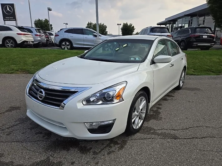 2013 Nissan Altima - view 10