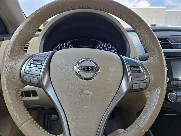 2013 Nissan Altima - view 13