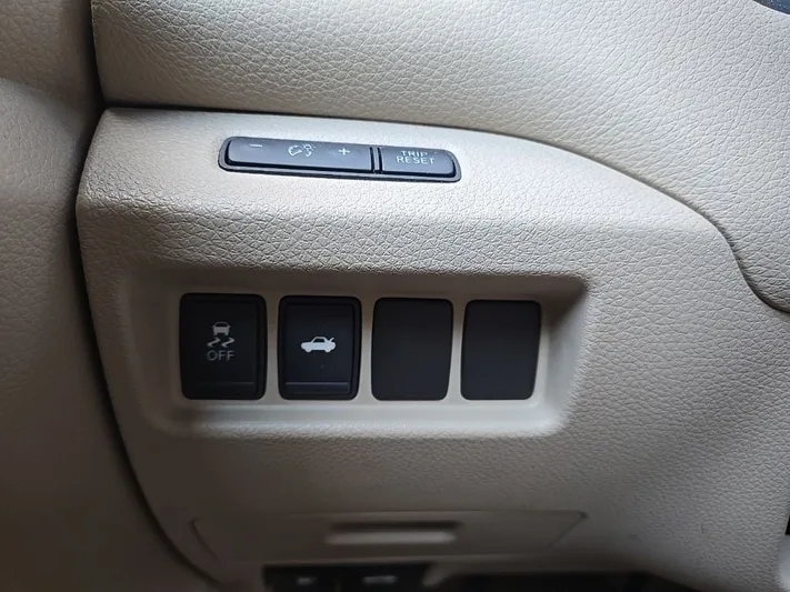 2013 Nissan Altima - view 18