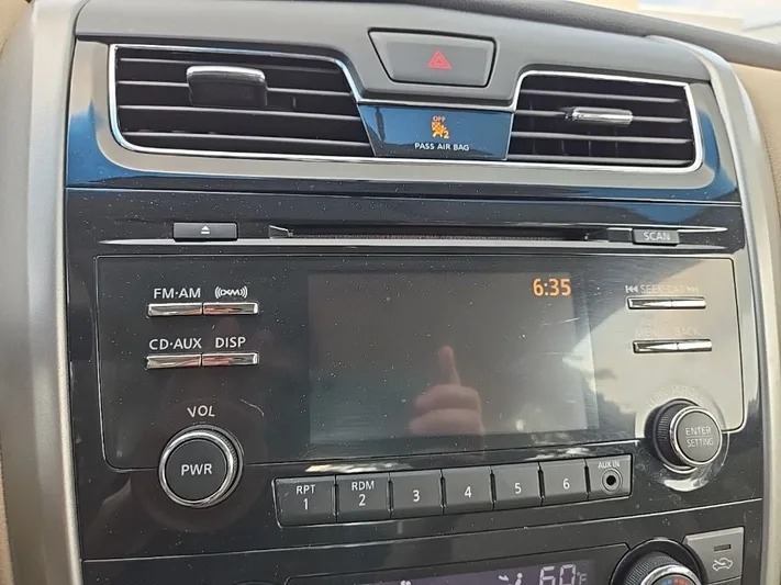 2013 Nissan Altima - view 19