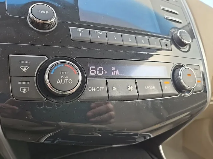 2013 Nissan Altima - view 21