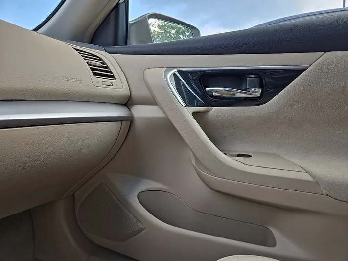 2013 Nissan Altima - view 23