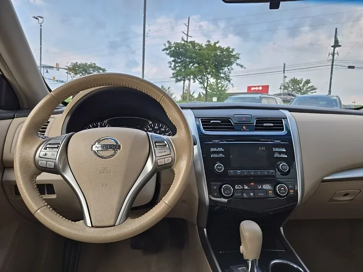 2013 Nissan Altima - view 34