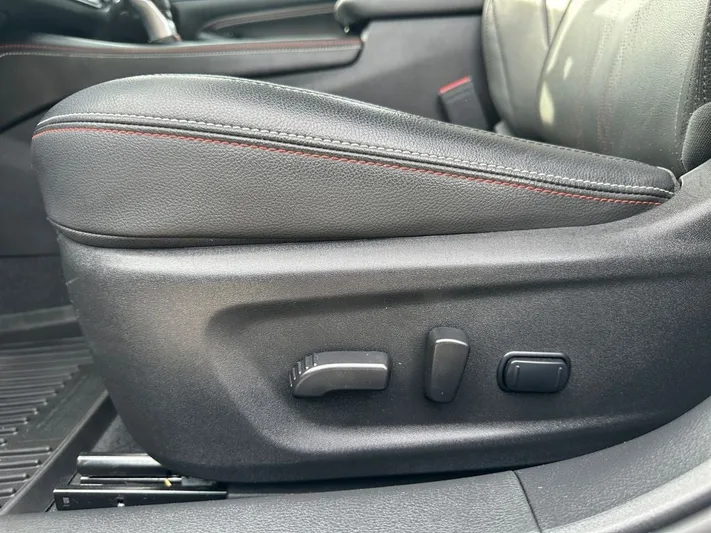 2023 Nissan Altima - view 13