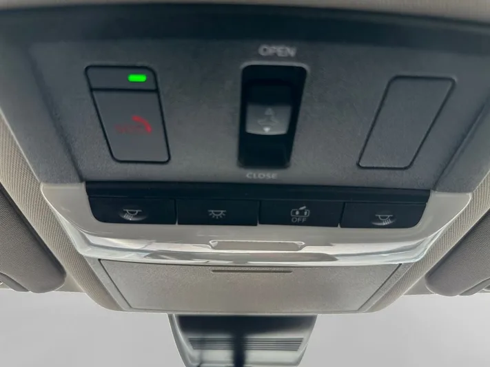 2023 Nissan Altima - view 23