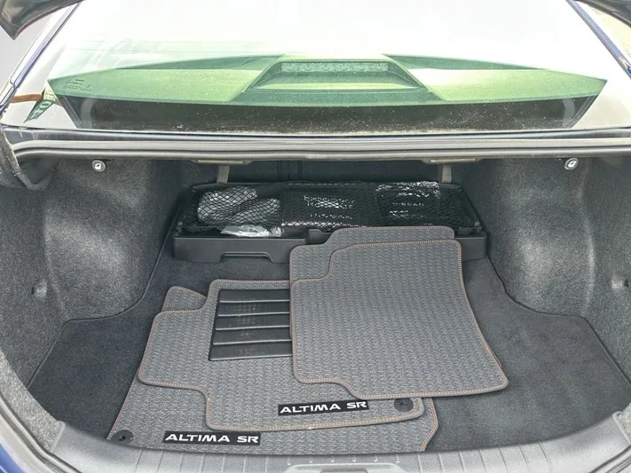 2023 Nissan Altima - view 25