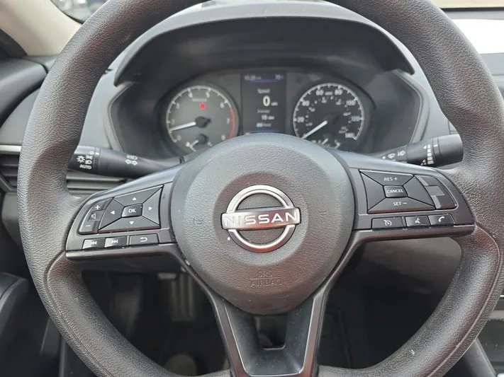 2023 Nissan Altima - view 15