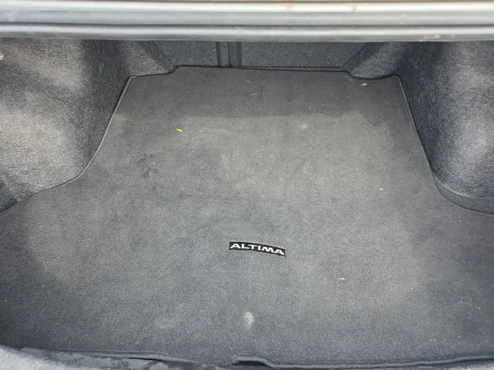 2023 Nissan Altima - view 23