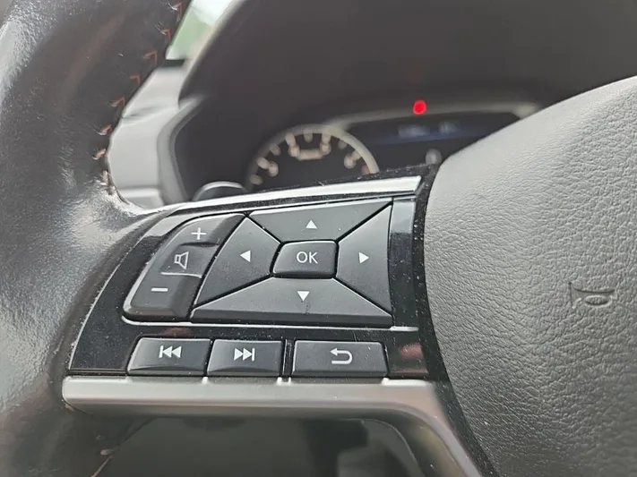 2024 Nissan Altima - view 18