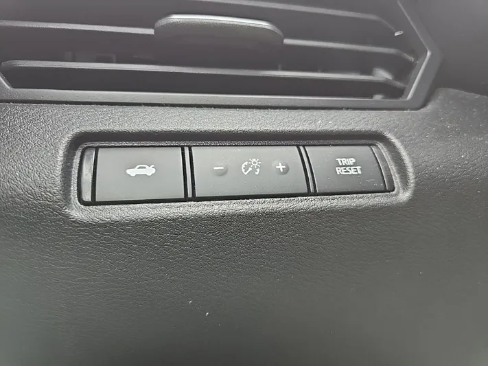 2024 Nissan Altima - view 22